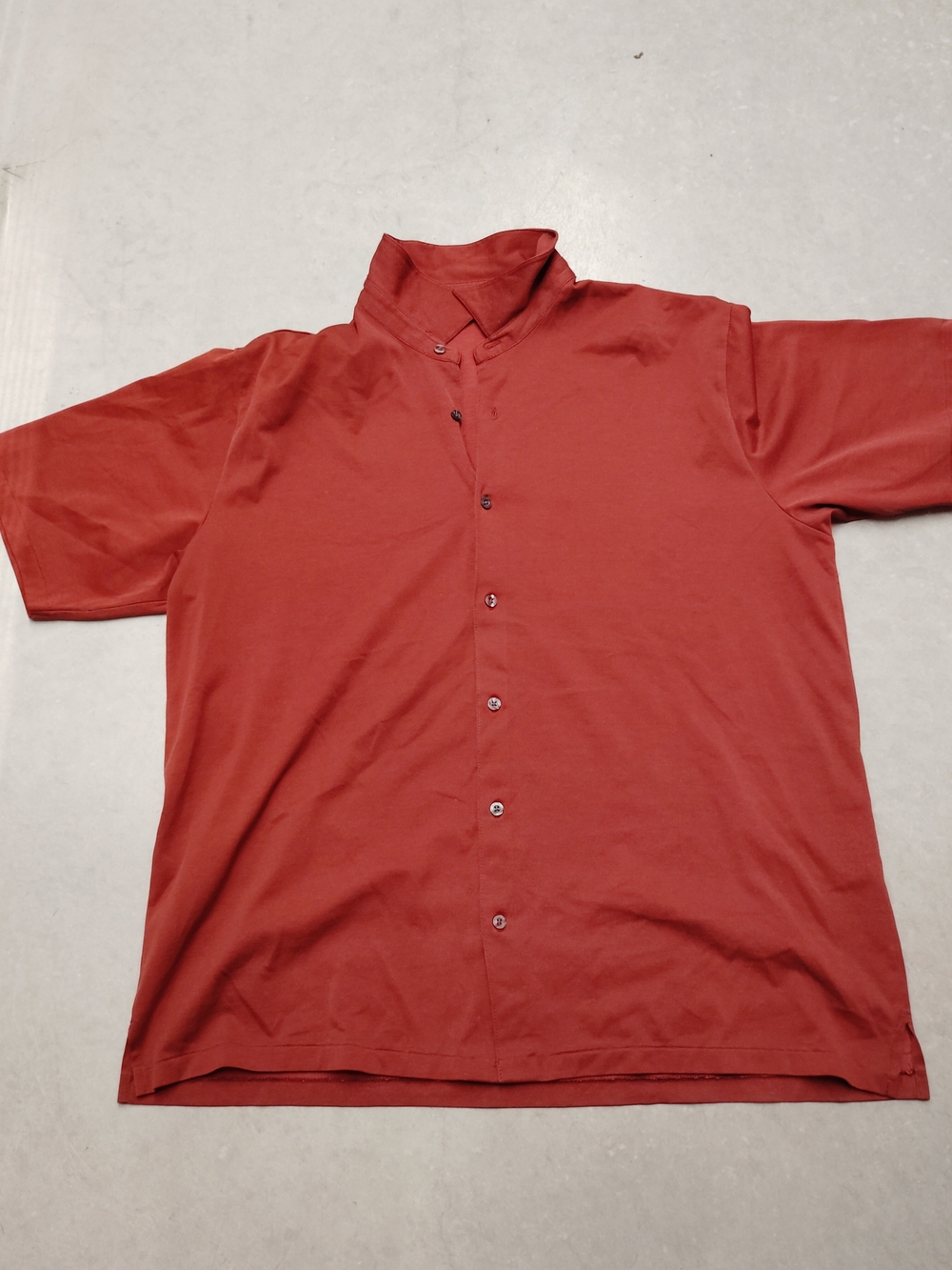 XL Men's Short-Sleeve Button-Up Shirt in Rust Red